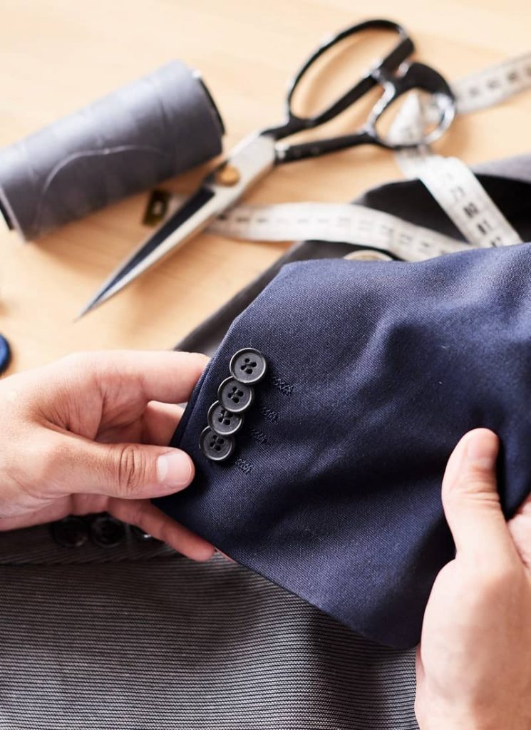 Détail d'un costume Les Nouveaux Ateliers